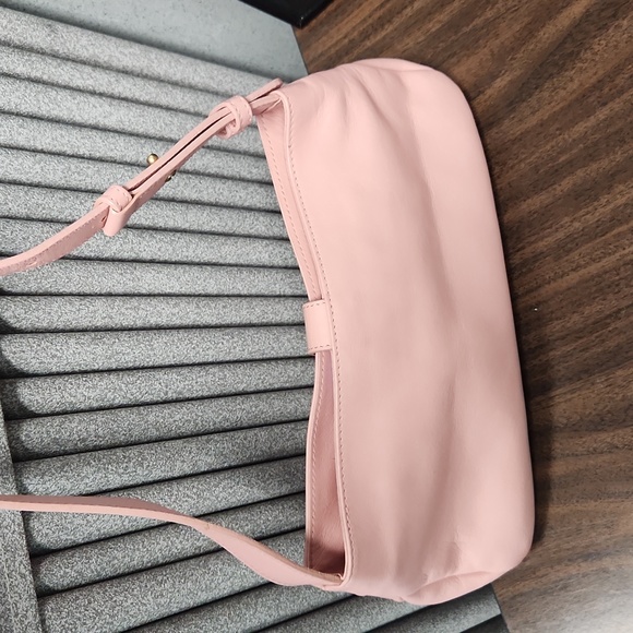 Furla Pink Leather Purse 👛 Free Shipping until 10 PM Eastern 8/823 👛 - Picture 4 of 9